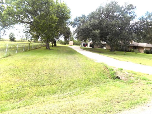 6626 Mildred Road, Needville, TX 77461