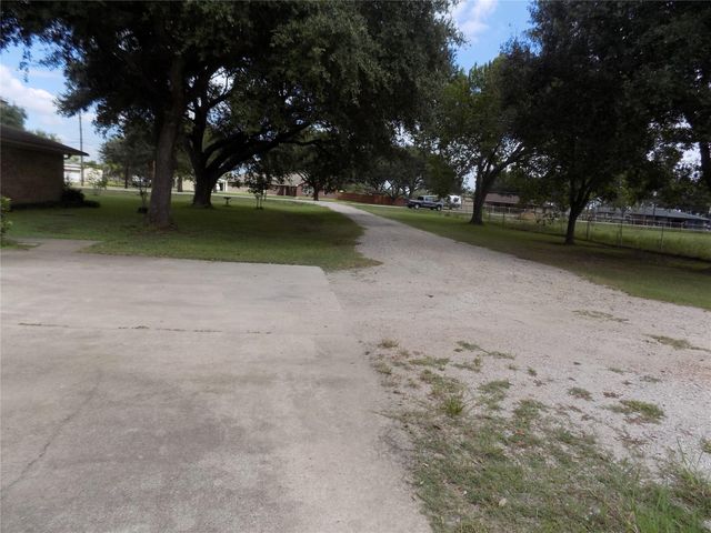 6626 Mildred Road, Needville, TX 77461
