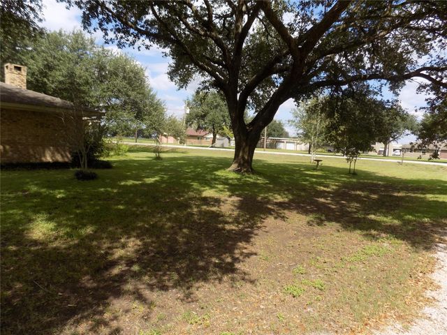 6626 Mildred Road, Needville, TX 77461
