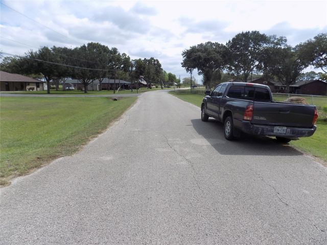 6626 Mildred Road, Needville, TX 77461