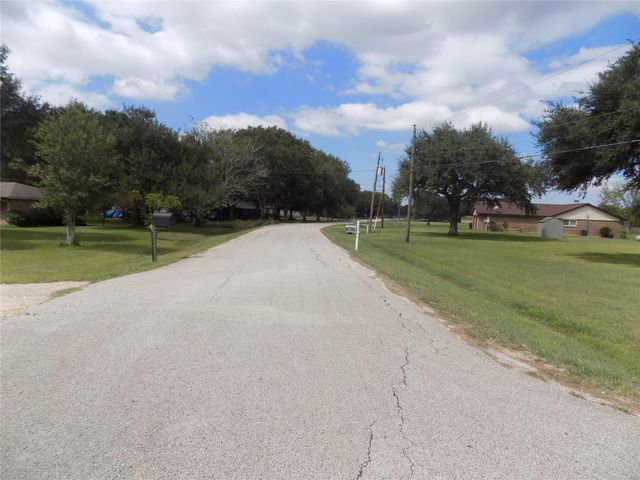 6626 Mildred Road, Needville, TX 77461