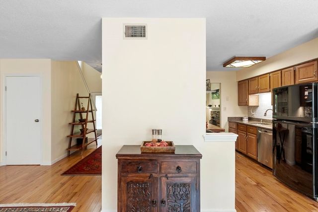 13 Nightingale Lane 13, Salem, MA 01970