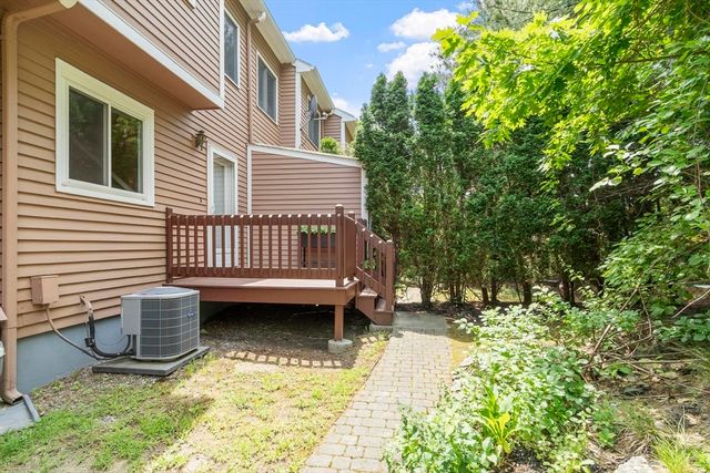13 Nightingale Lane 13, Salem, MA 01970
