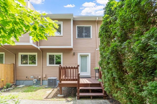 13 Nightingale Lane 13, Salem, MA 01970