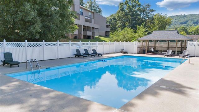 7104 Pine CT, Roanoke, VA 24018