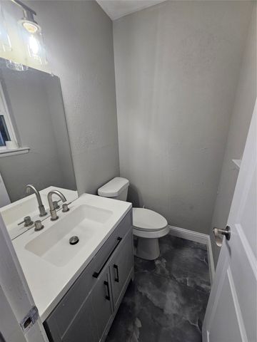 5717 Bowling Drive, Watauga, TX 76148