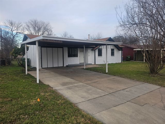 5717 Bowling Drive, Watauga, TX 76148