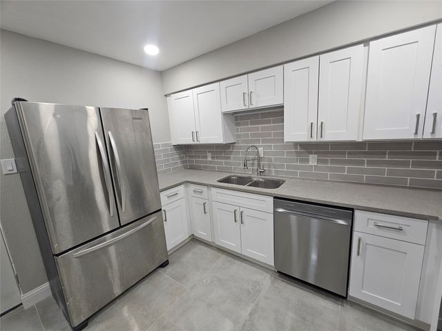 5717 Bowling Drive, Watauga, TX 76148