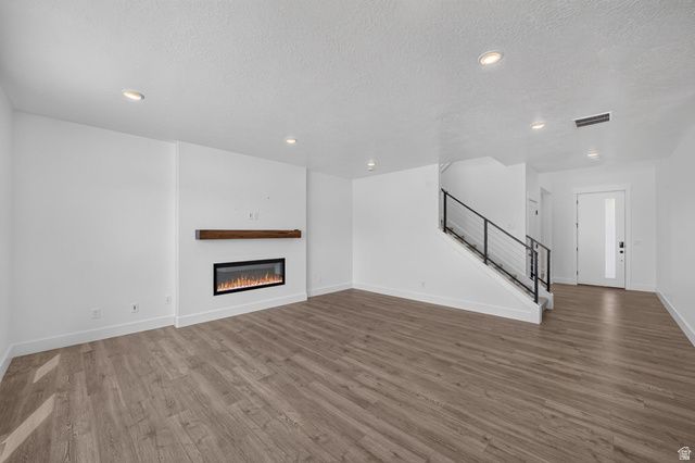 2391 W 2950 N, Farr West, UT 84404