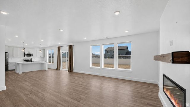 2391 W 2950 N, Farr West, UT 84404