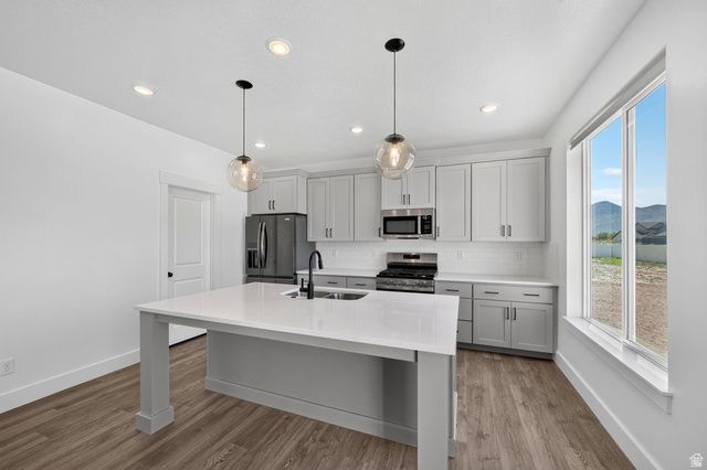 2391 W 2950 N, Farr West, UT 84404