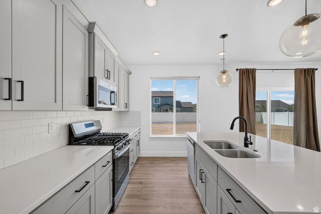 2391 W 2950 N, Farr West, UT 84404