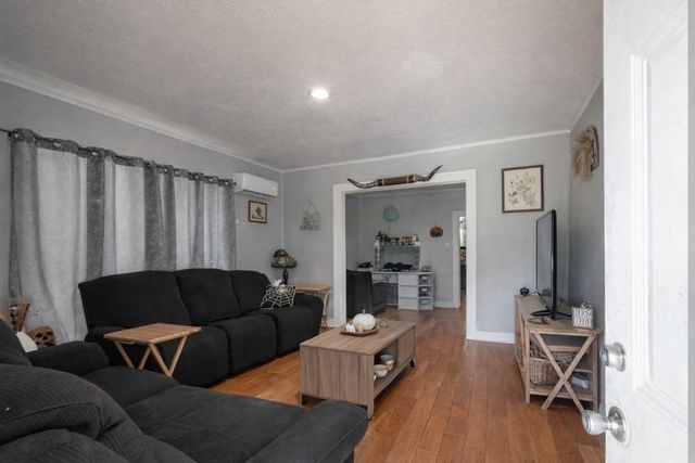 201 S Cleveland Street, Dayton, TX 77535