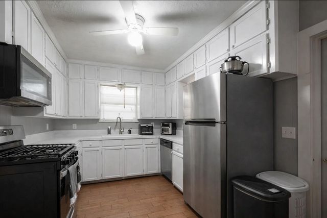 201 S Cleveland Street, Dayton, TX 77535