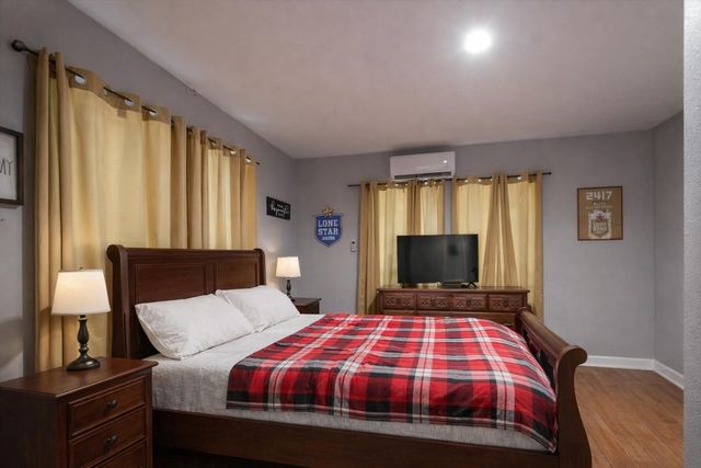 201 S Cleveland Street, Dayton, TX 77535