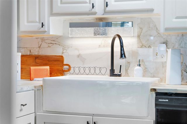 10365 PARADISE BOULEVARD 21, Treasure Island, FL 33706