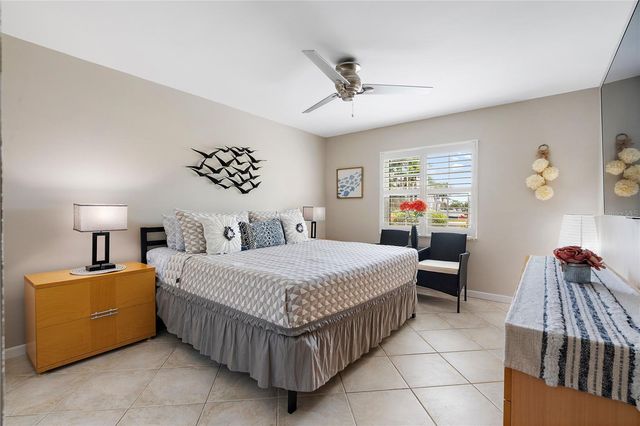 10365 PARADISE BOULEVARD 21, Treasure Island, FL 33706