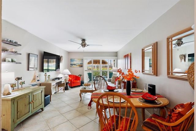 10365 PARADISE BOULEVARD 21, Treasure Island, FL 33706