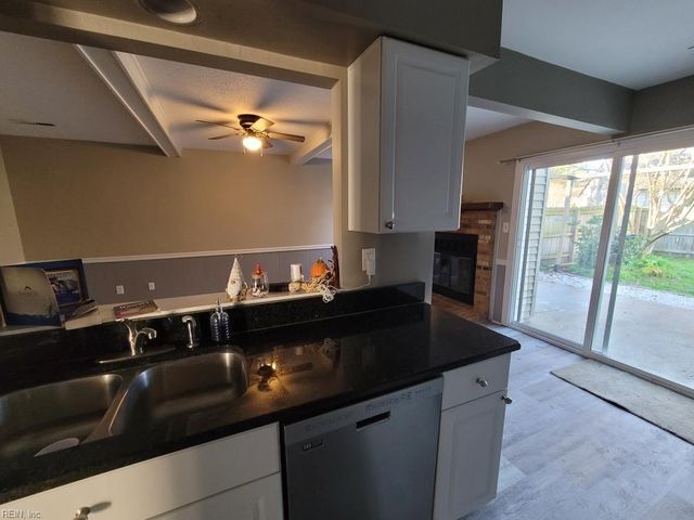 4220 Derby Wharf DR, Virginia Beach, VA 23456