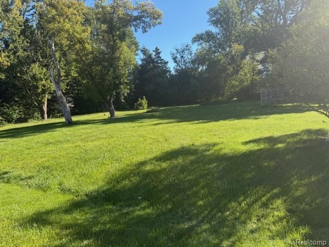 1575 Houran Street, Flint, MI 48532
