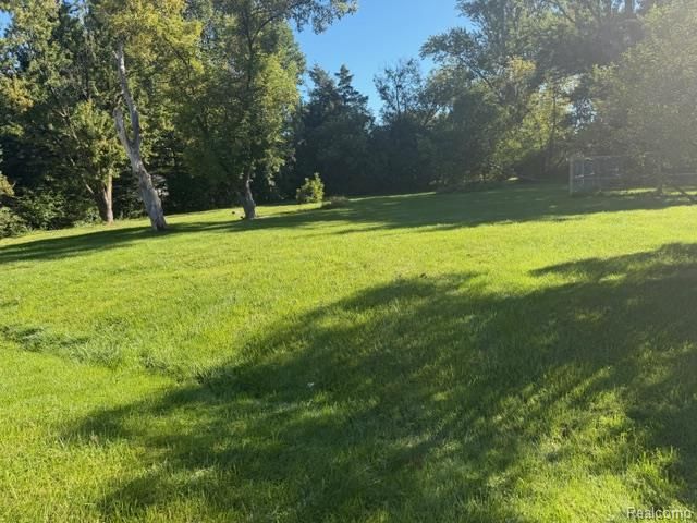 1575 Houran Street, Flint, MI 48532
