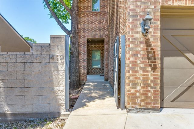 410 Templeton Drive, Fort Worth, TX 76107