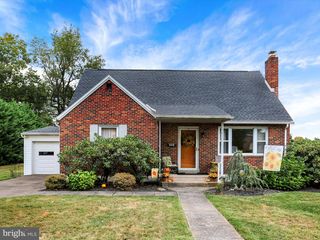 504 WAVERLY RD, Harrisburg, PA 17109