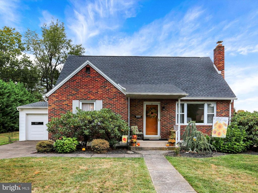 504 WAVERLY RD, Harrisburg, PA 17109
