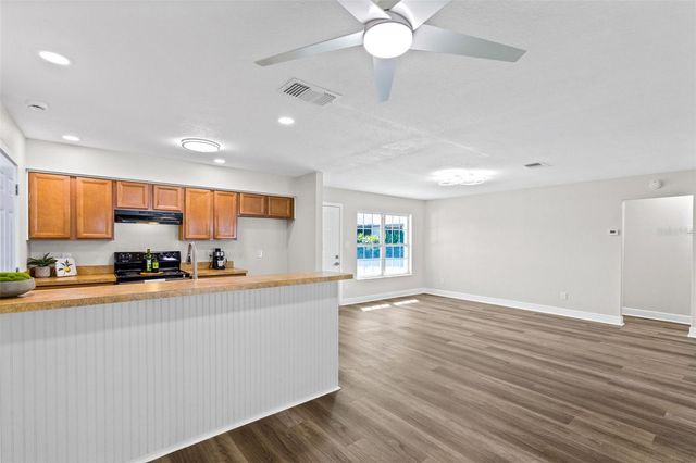 10230 GENESEE LANE, Orlando, FL 32821