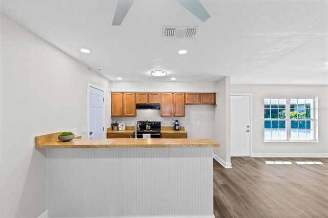 10230 GENESEE LANE, Orlando, FL 32821