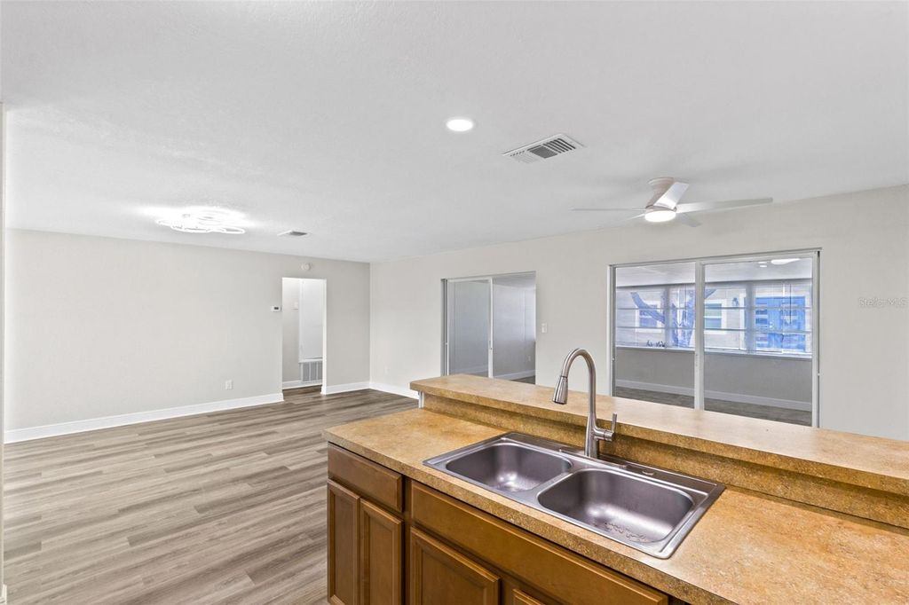 Image 22 of property listing at 10230 GENESEE LANE, Orlando, FL 32821