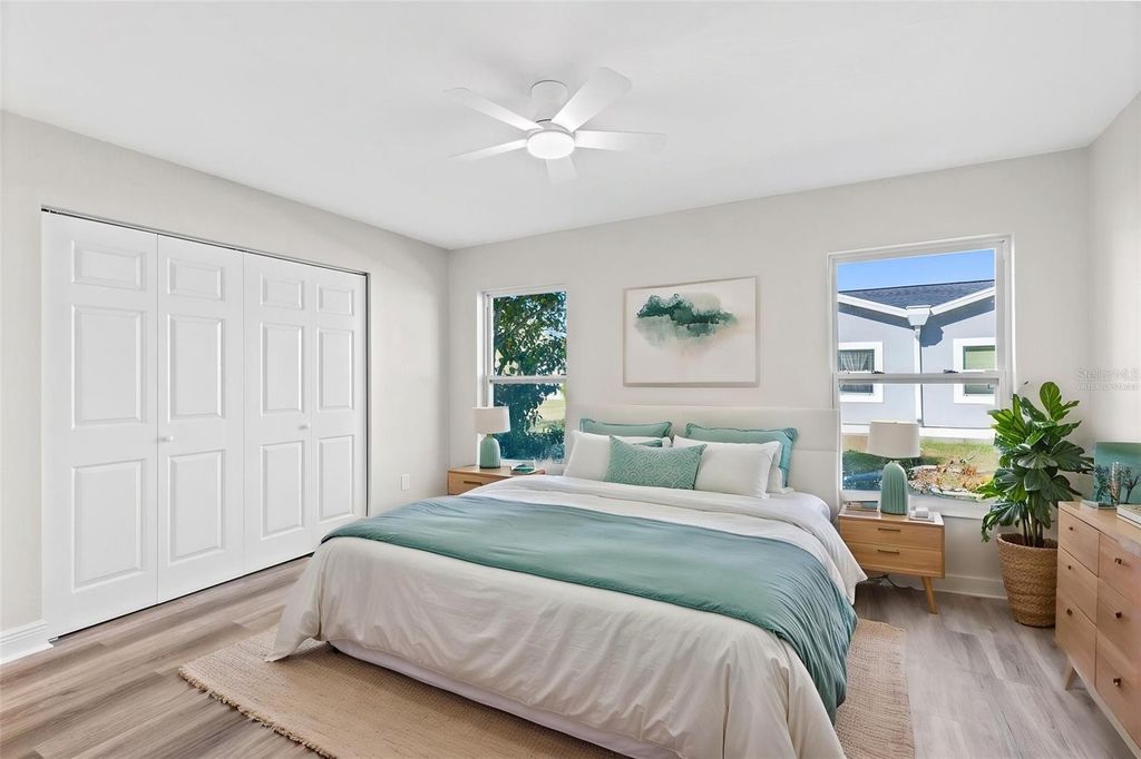 Image 5 of property listing at 10230 GENESEE LANE, Orlando, FL 32821