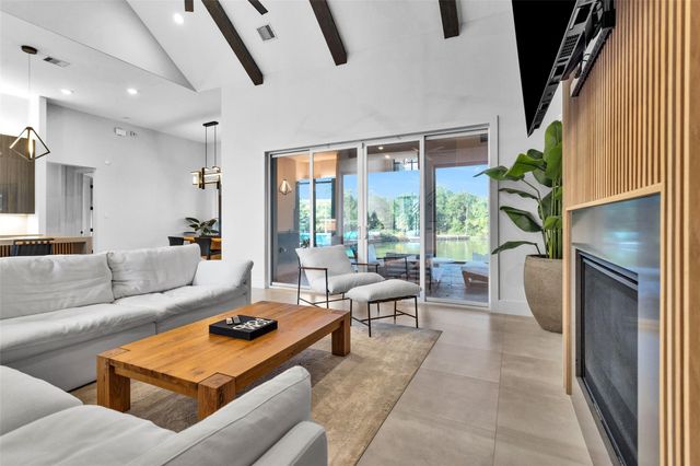 233 Blue Heron Drive, Montgomery, TX 77316