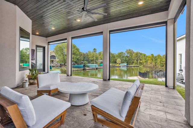 233 Blue Heron Drive, Montgomery, TX 77316