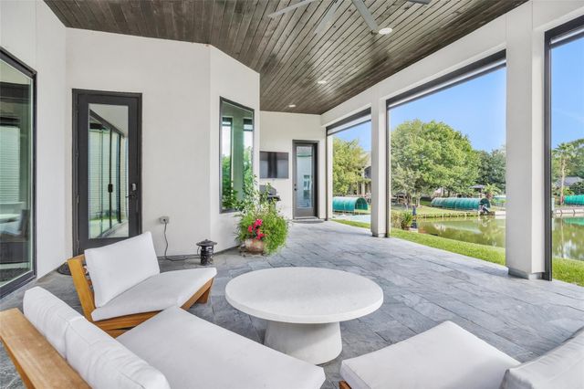 233 Blue Heron Drive, Montgomery, TX 77316