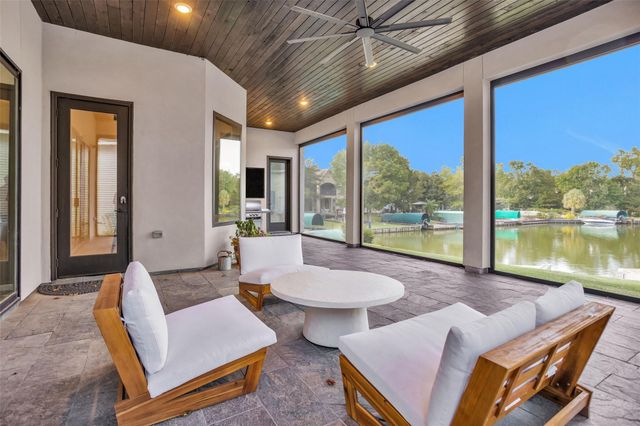 233 Blue Heron Drive, Montgomery, TX 77316