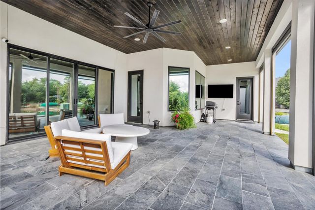 233 Blue Heron Drive, Montgomery, TX 77316