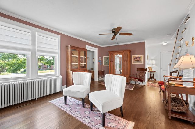 1210 Oakwood ST, Bedford, VA 24523