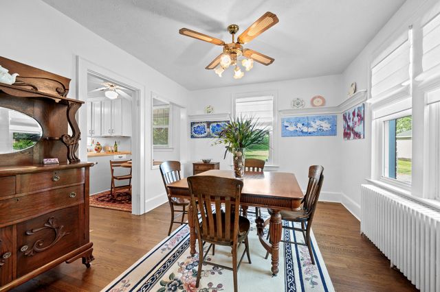 1210 Oakwood ST, Bedford, VA 24523
