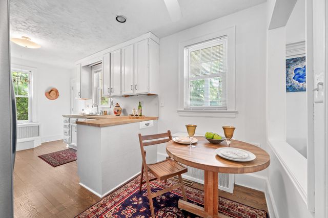 1210 Oakwood ST, Bedford, VA 24523