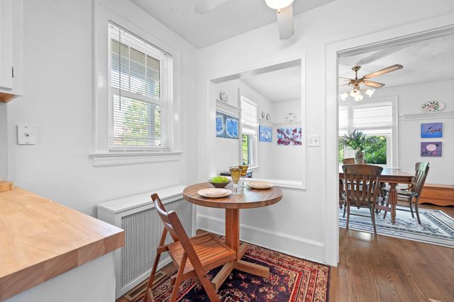 1210 Oakwood ST, Bedford, VA 24523