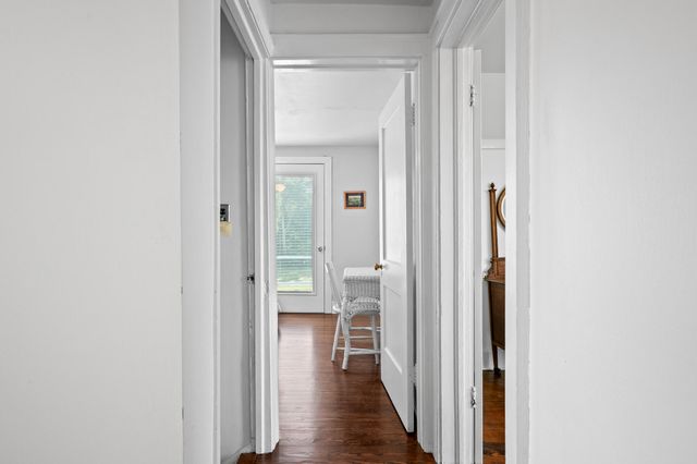 1210 Oakwood ST, Bedford, VA 24523