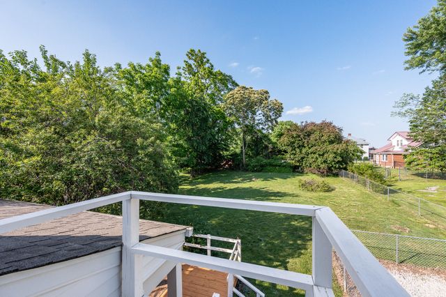 1210 Oakwood ST, Bedford, VA 24523