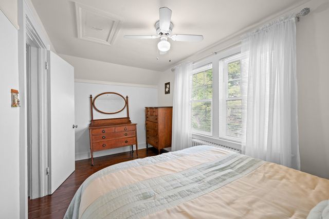1210 Oakwood ST, Bedford, VA 24523