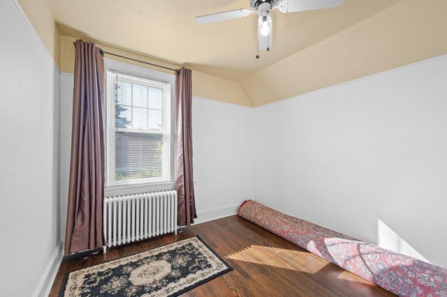 1210 Oakwood ST, Bedford, VA 24523