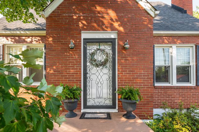 1210 Oakwood ST, Bedford, VA 24523