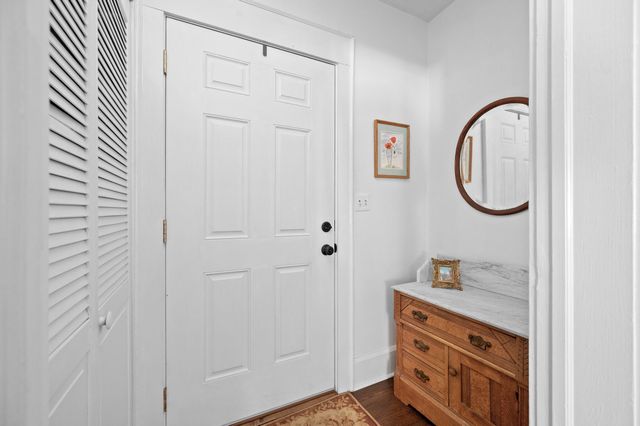 1210 Oakwood ST, Bedford, VA 24523
