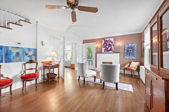 1210 Oakwood ST, Bedford, VA 24523