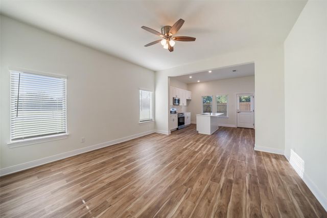 410 W Marlin St W, Willis, TX 77378