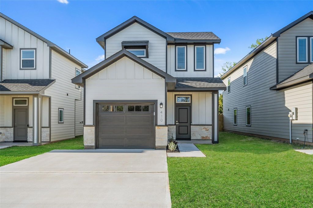 410 W Marlin St W, Willis, TX 77378